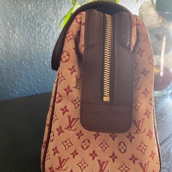Authentic Louis Vuitton Josephine Cerise Handbag - Picture 9 of 15
